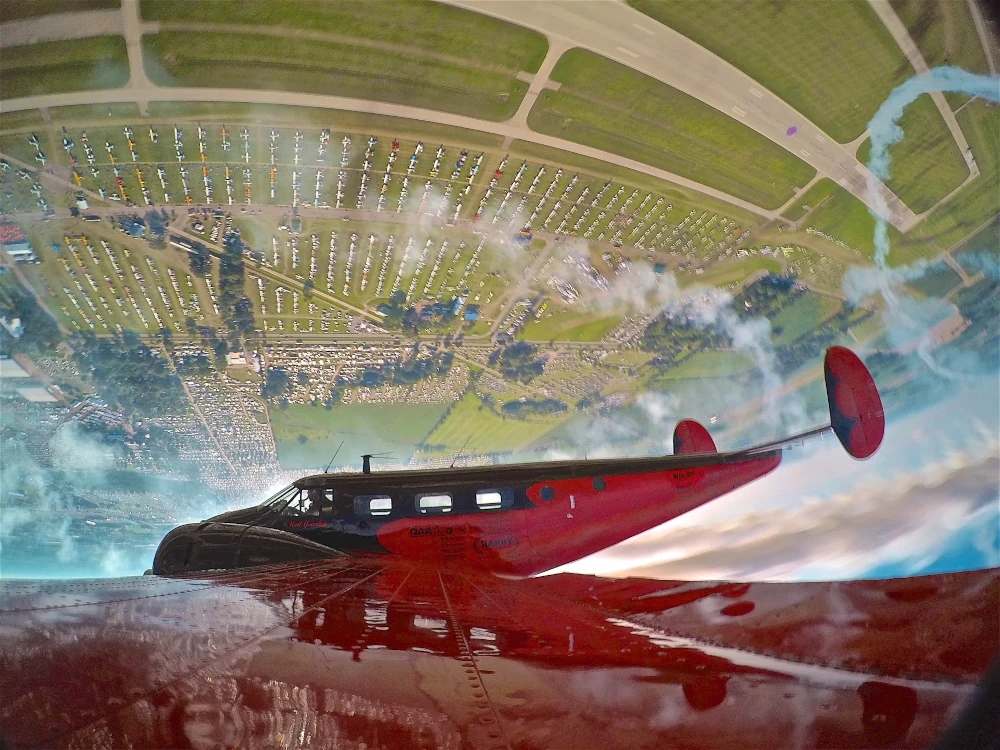 EAA AirVenture Air Show Schedule | Matt Younkin flying over airventure upside down