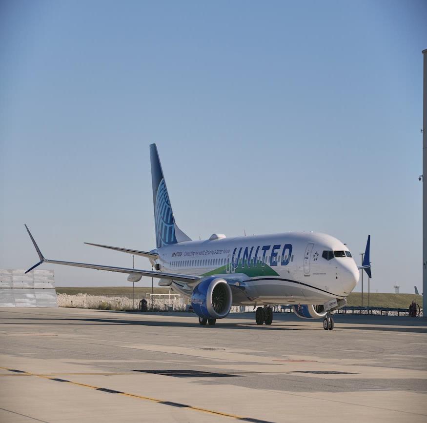 United Airlines 737 Max 8 loaded with renewable fuel