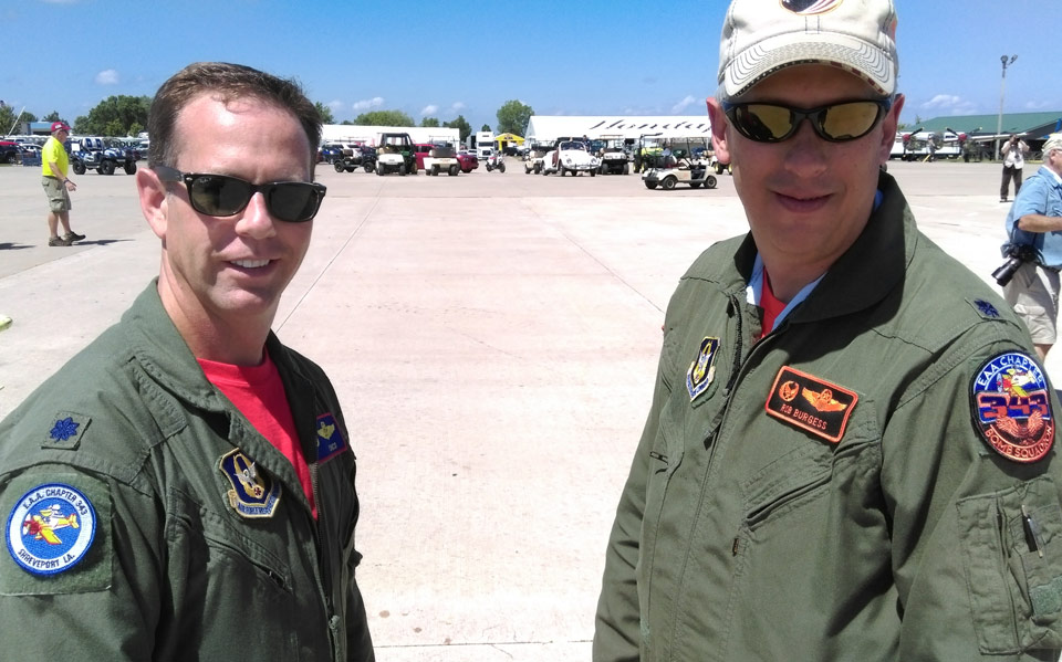 B-52 Crew Hand-Delivers EAA Chapter 343 Patches to Oshkosh